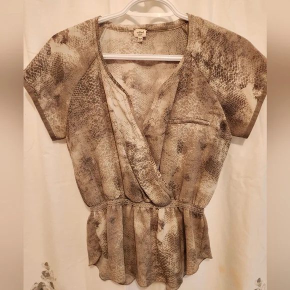😻 3/$30 Aritzia Wilfred Print Blouse In Size X-small - Picture 2 of 5